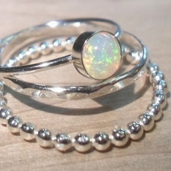 {SLEIGHTON} dainty silver moonstone stacked rings - Picture 2 of 4